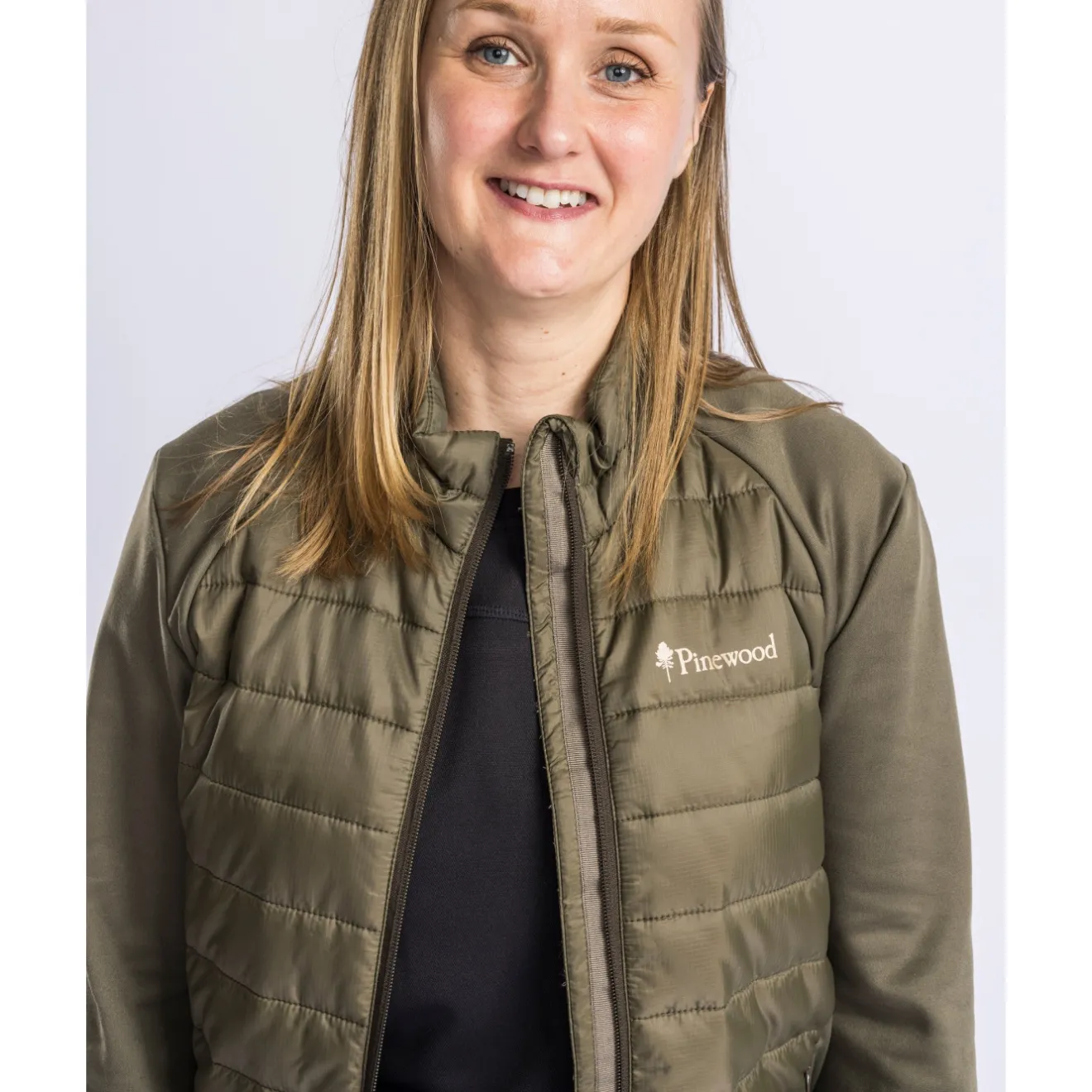 bluza_damska_pinewood_fin_5-1.webp Pinewood Bluzy, Bluzy Polarowe | Bluzy Polarowe | Bluza damska FINNVEDEN HYBRID 3241