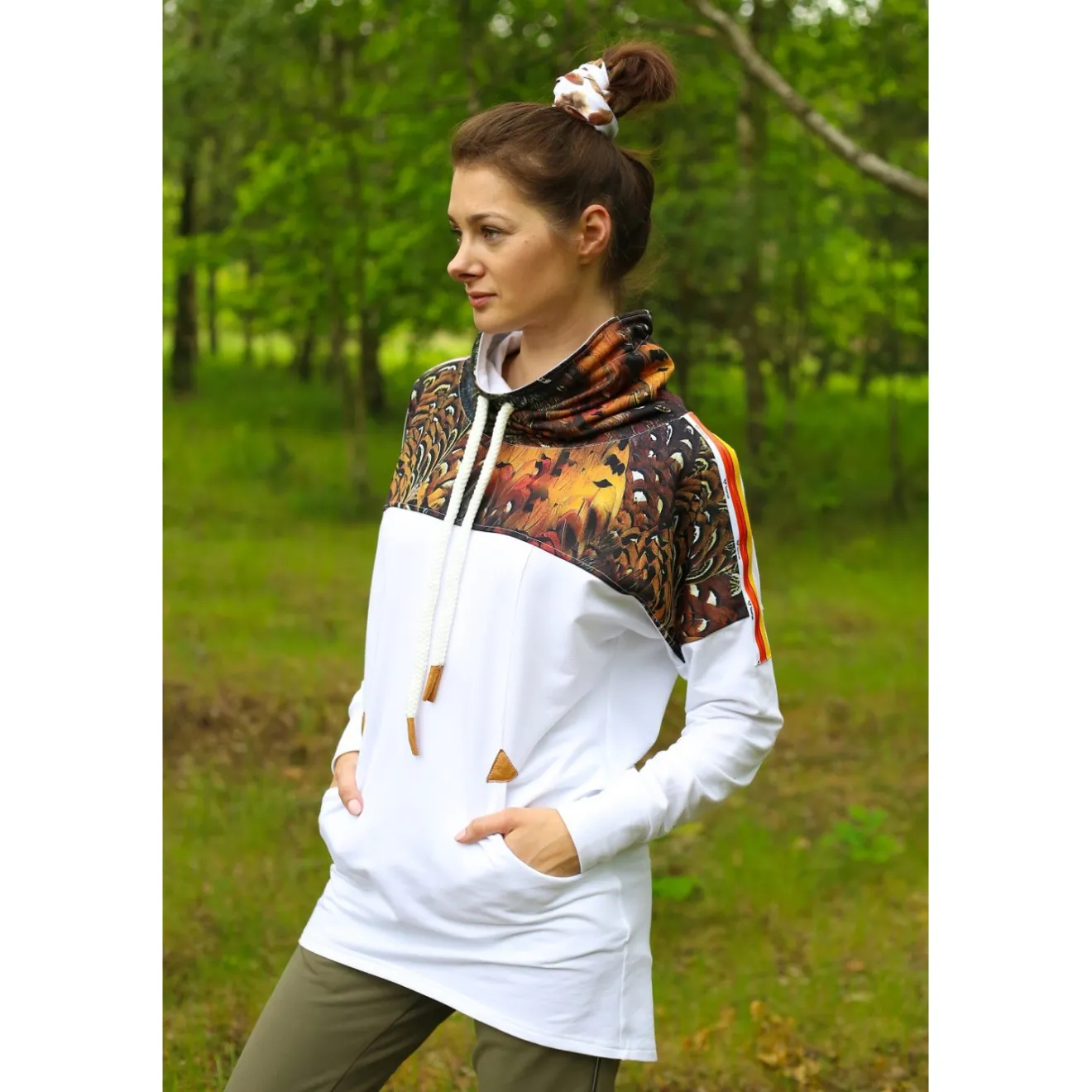 bluza_damska_taurus_white_1.webp Taurus Bluzy, Bluzy Polarowe | Bluzy, Bluzy Polarowe | Bluza damska White Bird TA-041