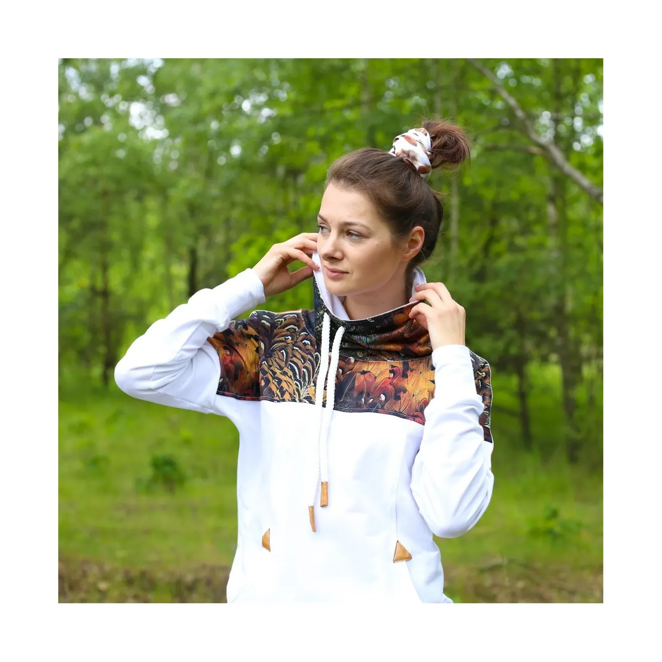 bluza_damska_taurus_white_2.webp Taurus Bluzy, Bluzy Polarowe | Bluzy, Bluzy Polarowe | Bluza damska White Bird TA-041