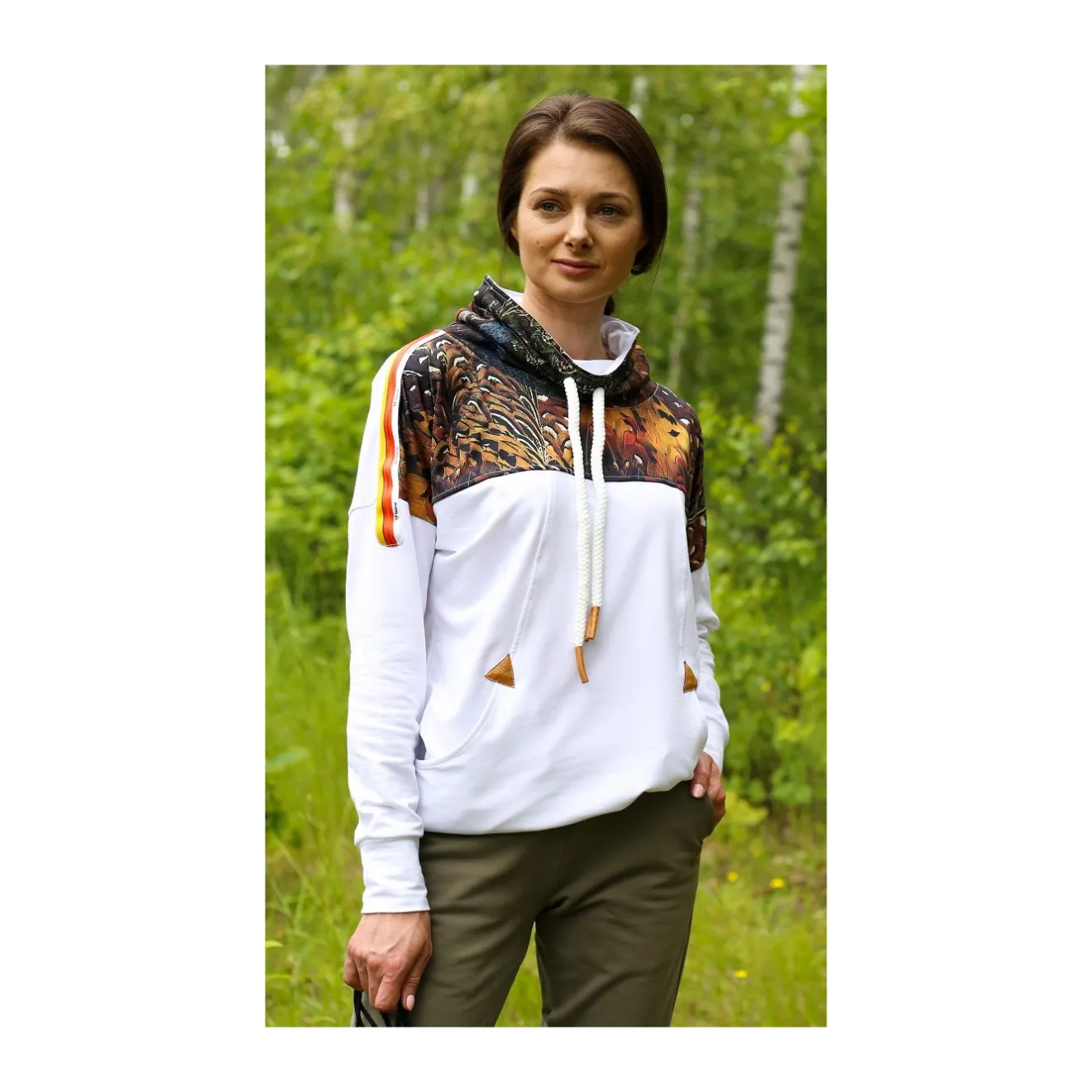 bluza_damska_taurus_white_3.webp Taurus Bluzy, Bluzy Polarowe | Bluzy, Bluzy Polarowe | Bluza damska White Bird TA-041