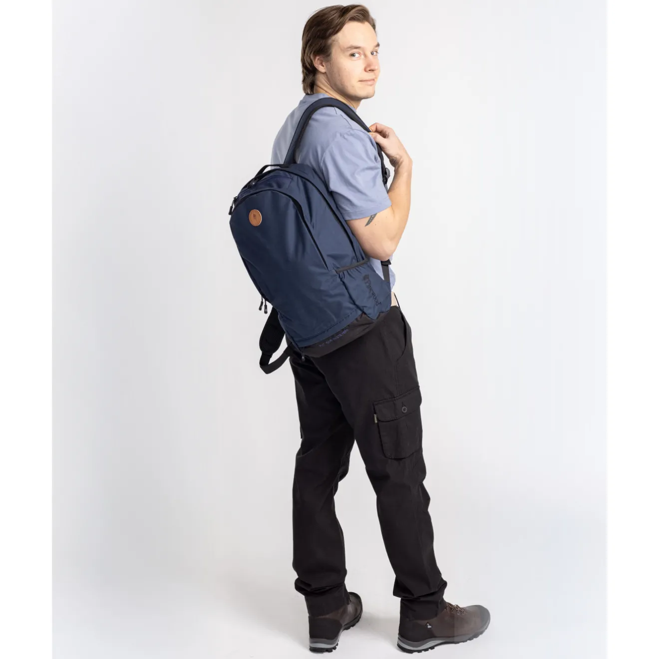 plecak__litry_pinewood_da_4-3.webp Pinewood Plecaki | Torby, Worki , Plecaki Myśliwskie | Plecak 22 litry ® DAY PACK 1913 D.Navy