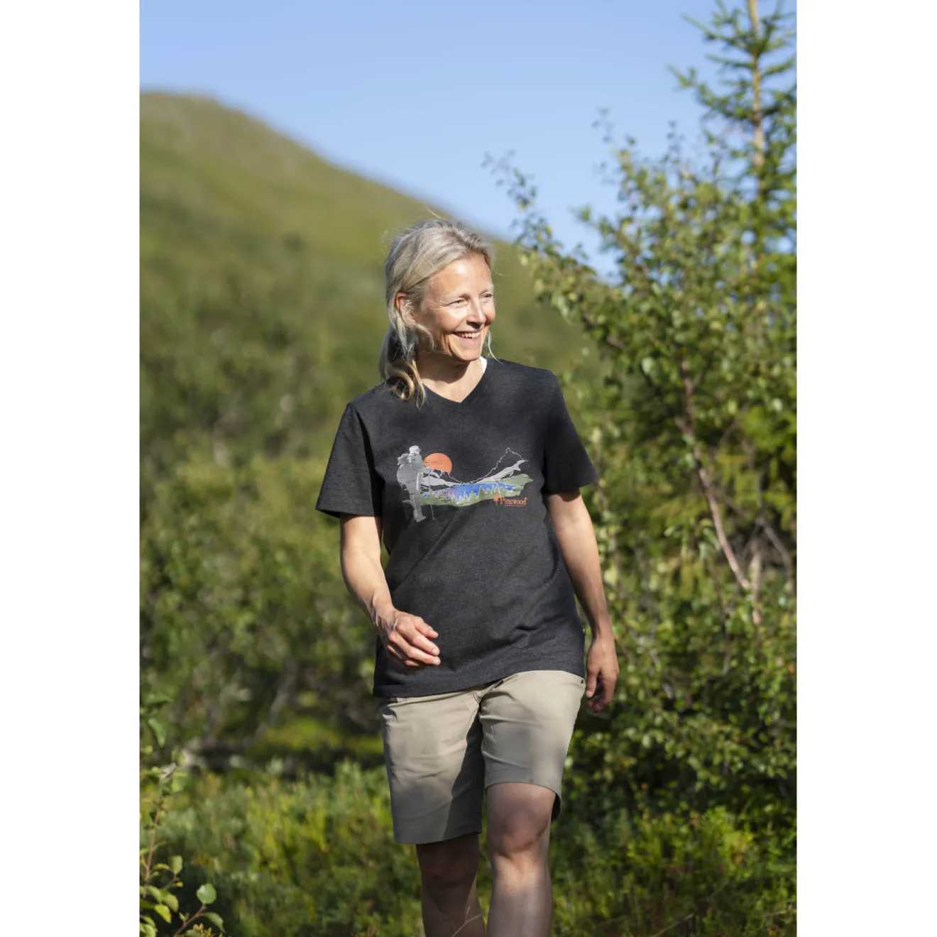 spodenki_damskie_pinewood_1.webp Damskie Pinewood Spodnie, Spodenki Damskie | Spodenki Damskie ® ABISKO LIGHT STRTCH SHORTS 3111 (225)