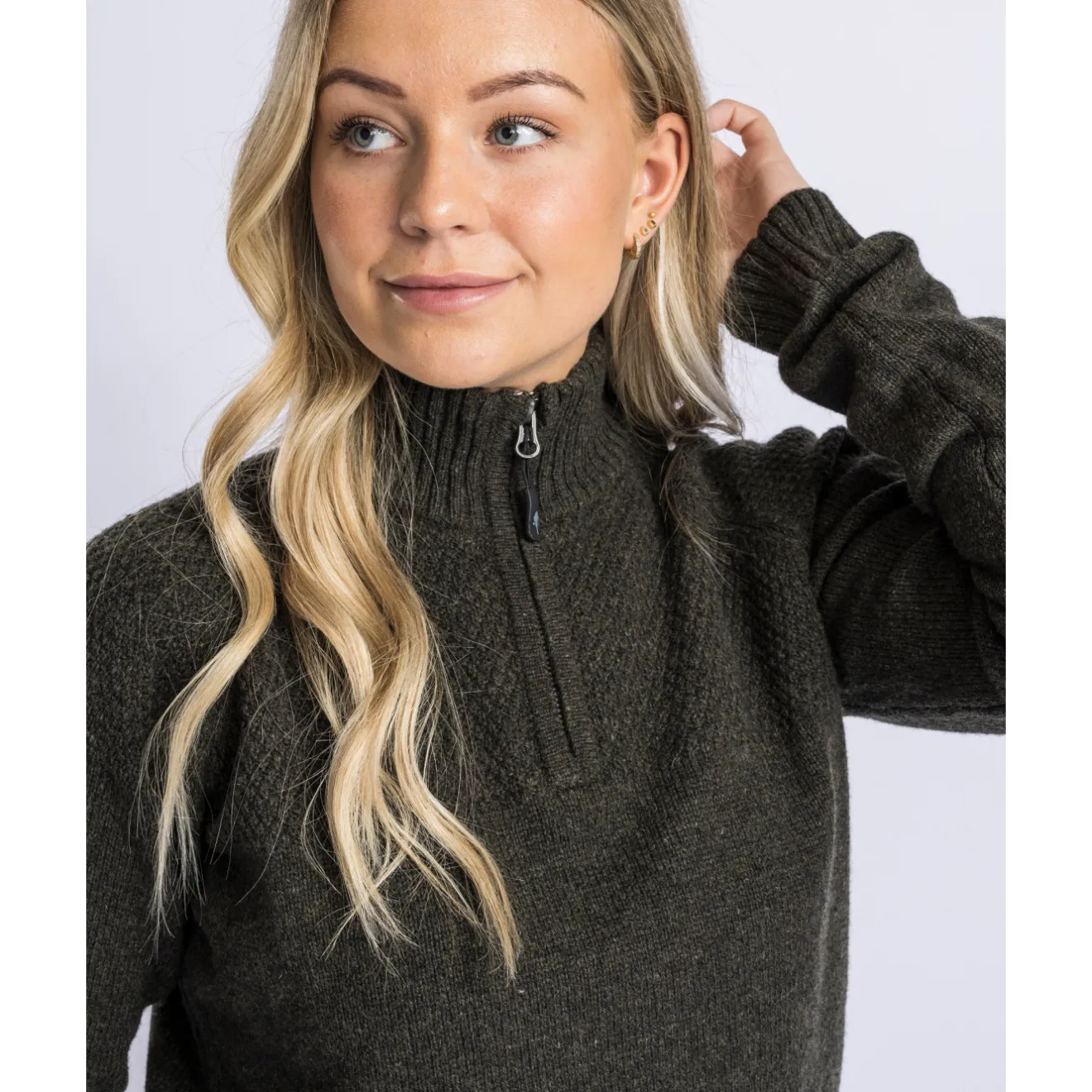 sweter_damski_pinewood_va_1.webp Damskie Pinewood Swetry Damskie | Swetry Myśliwskie | Sweter damski ® Varnamo T-Neck 3106