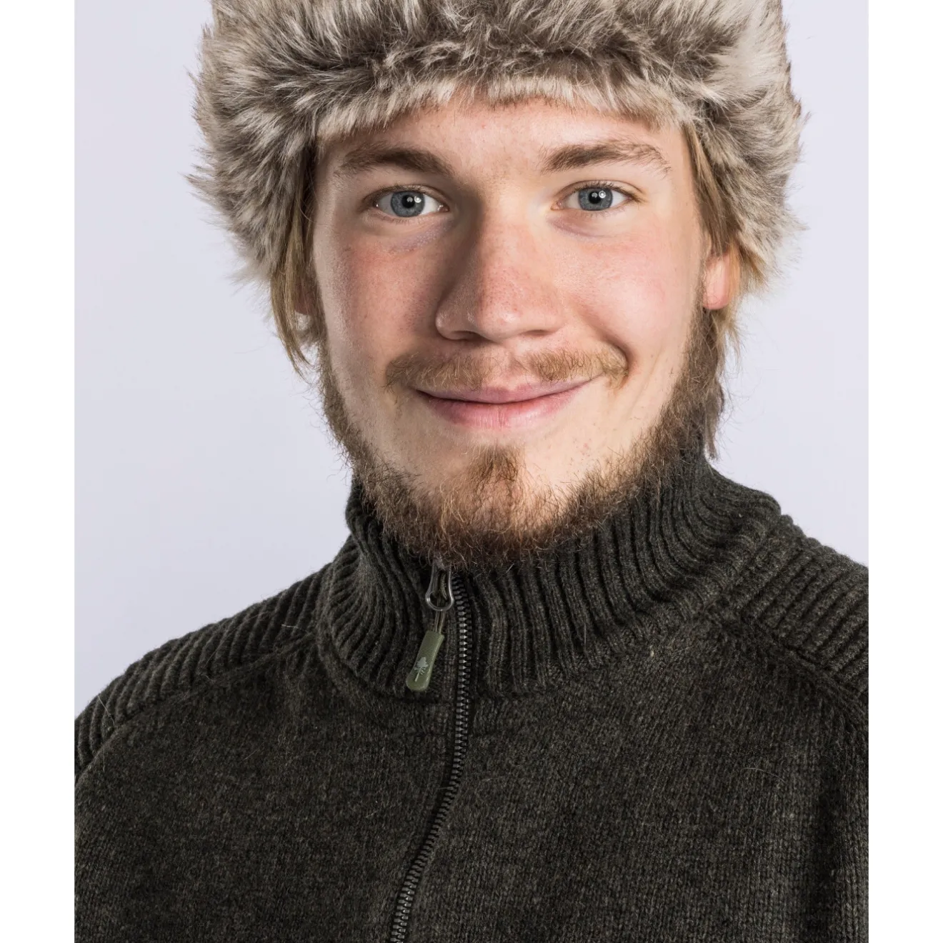 sweter_mski_pinewood_varn_3.webp Pinewood Swetry | Swetry Myśliwskie | Sweter męski Varnamo T-Neck 5106