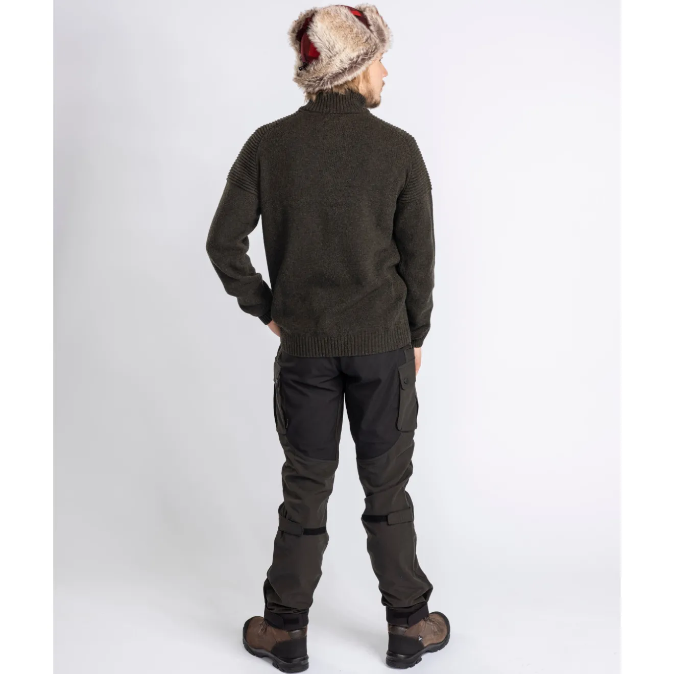 sweter_mski_pinewood_varn_6.webp Pinewood Swetry | Swetry Myśliwskie | Sweter męski Varnamo T-Neck 5106